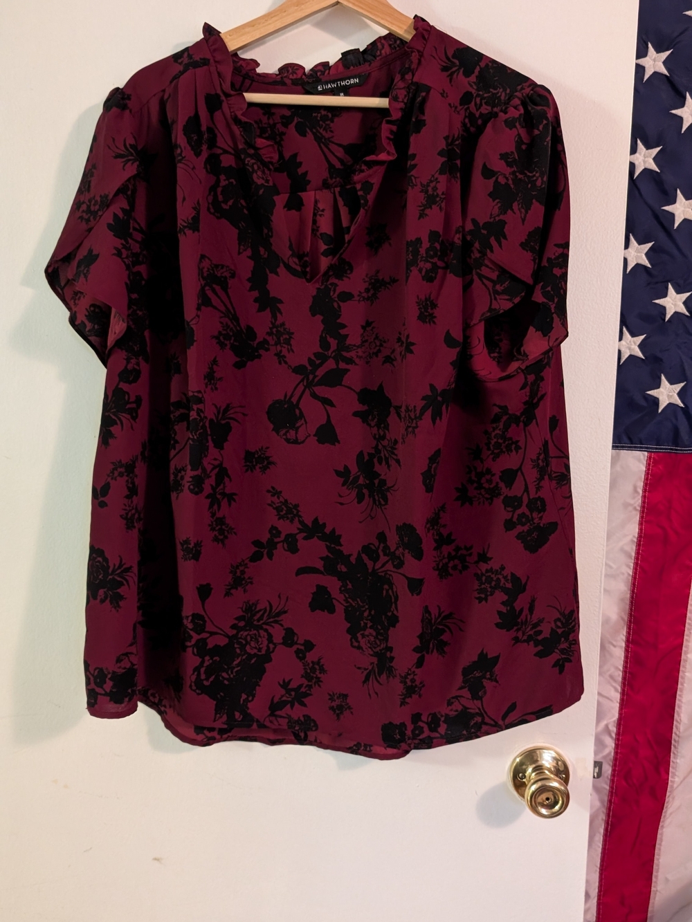 41 Hawthorn Women's Burgundy Floral Ruffle Neck Blouse